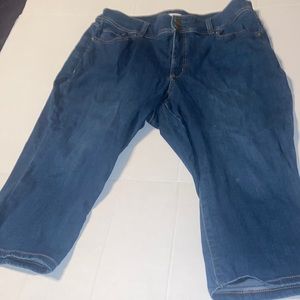 Lane Bryant High Rise Pedal jean shorts size 18